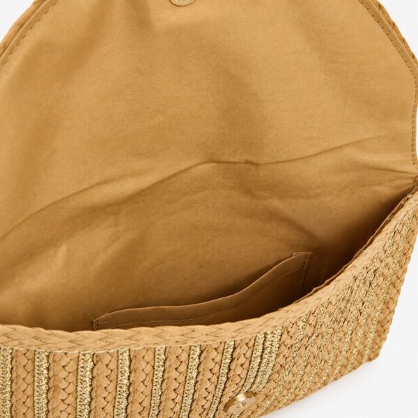 Braided Straw Clutch Bag حقيبة كلاتش نسائية مضفّرة بغطاء منحني وحزام معصم