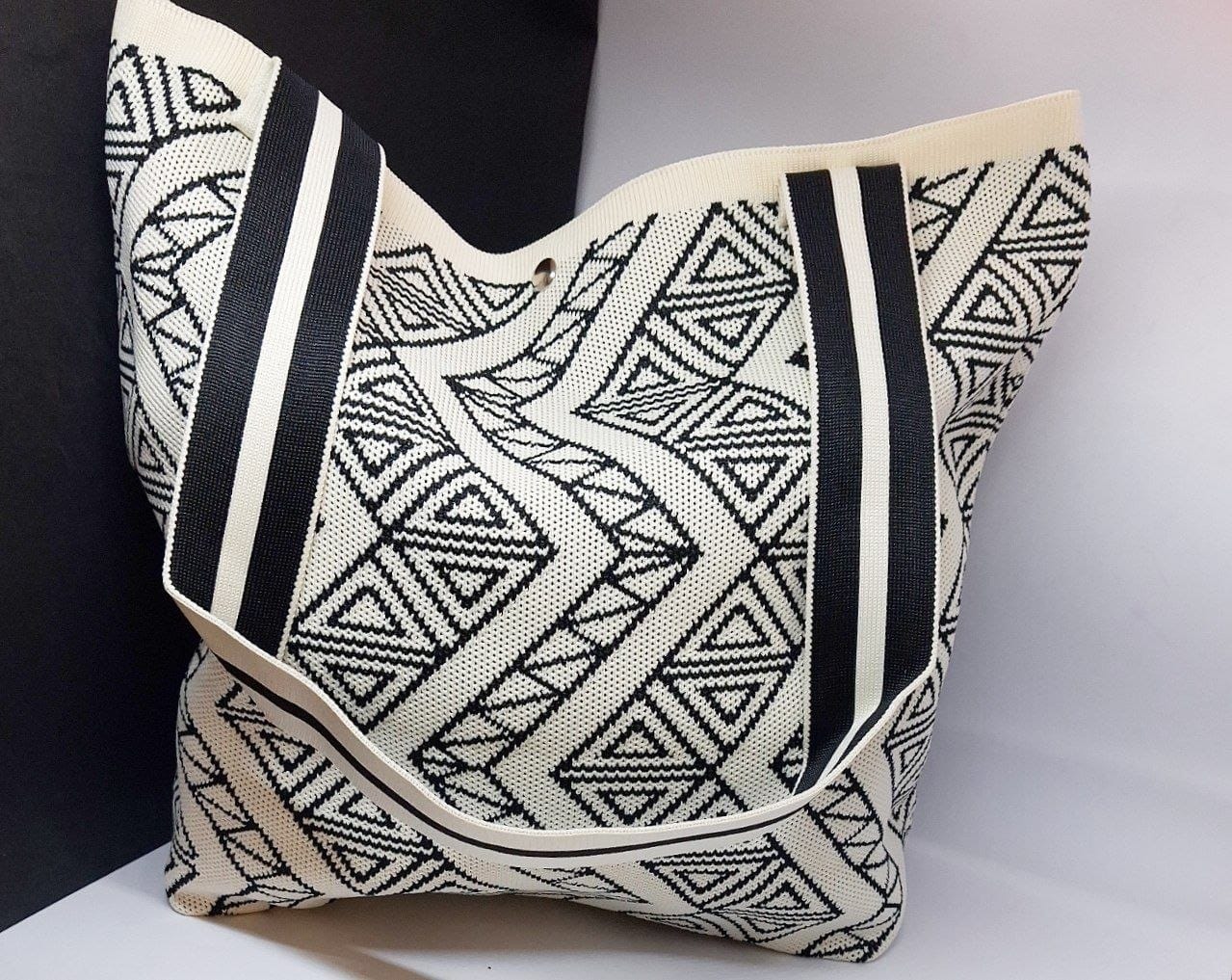 Jacquard Shoulder Tote Bag حقيبة كتف نسائية منسوجة بنقوش هندسية وحمالات عريضة